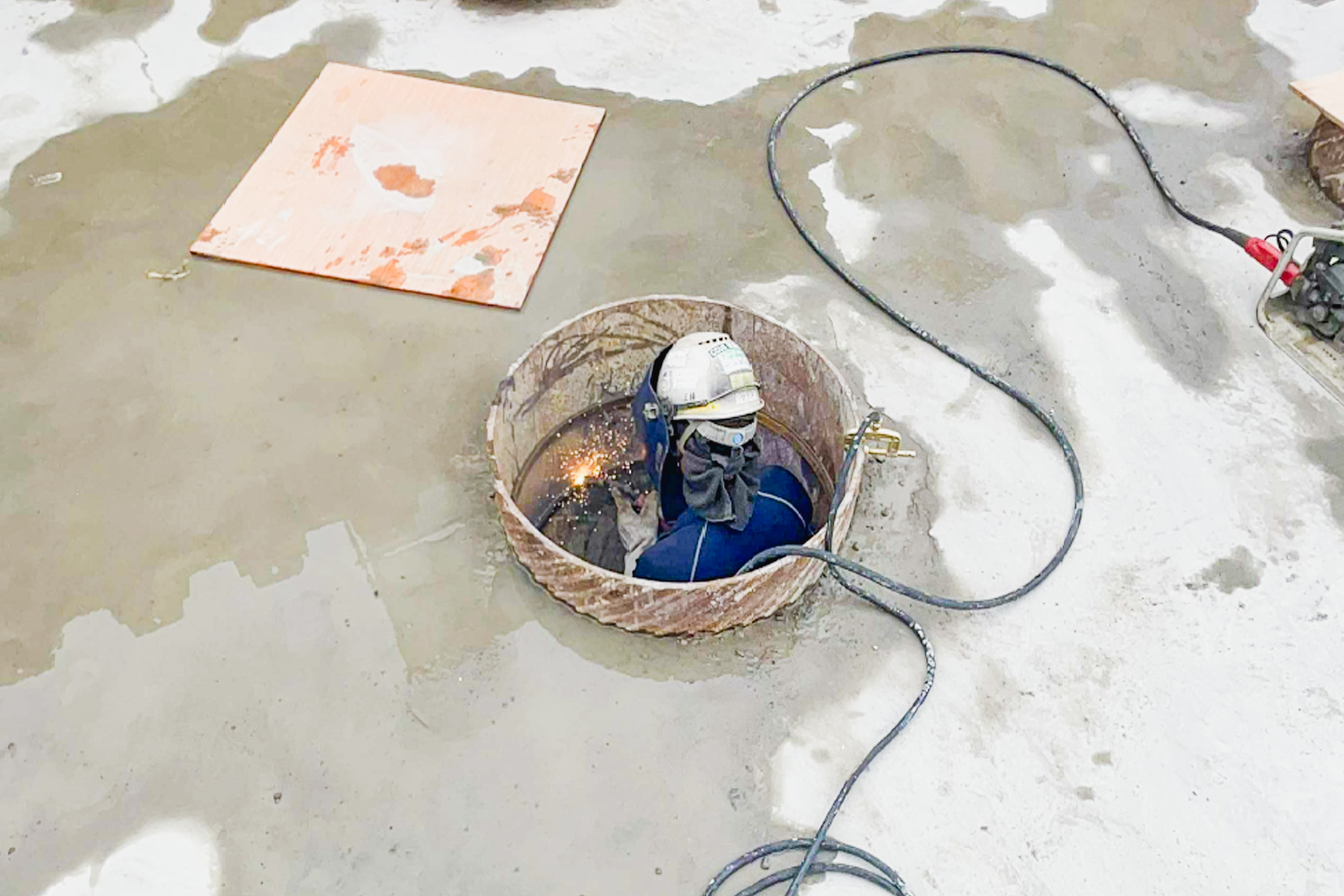 杭の内部でズレ止め溶接